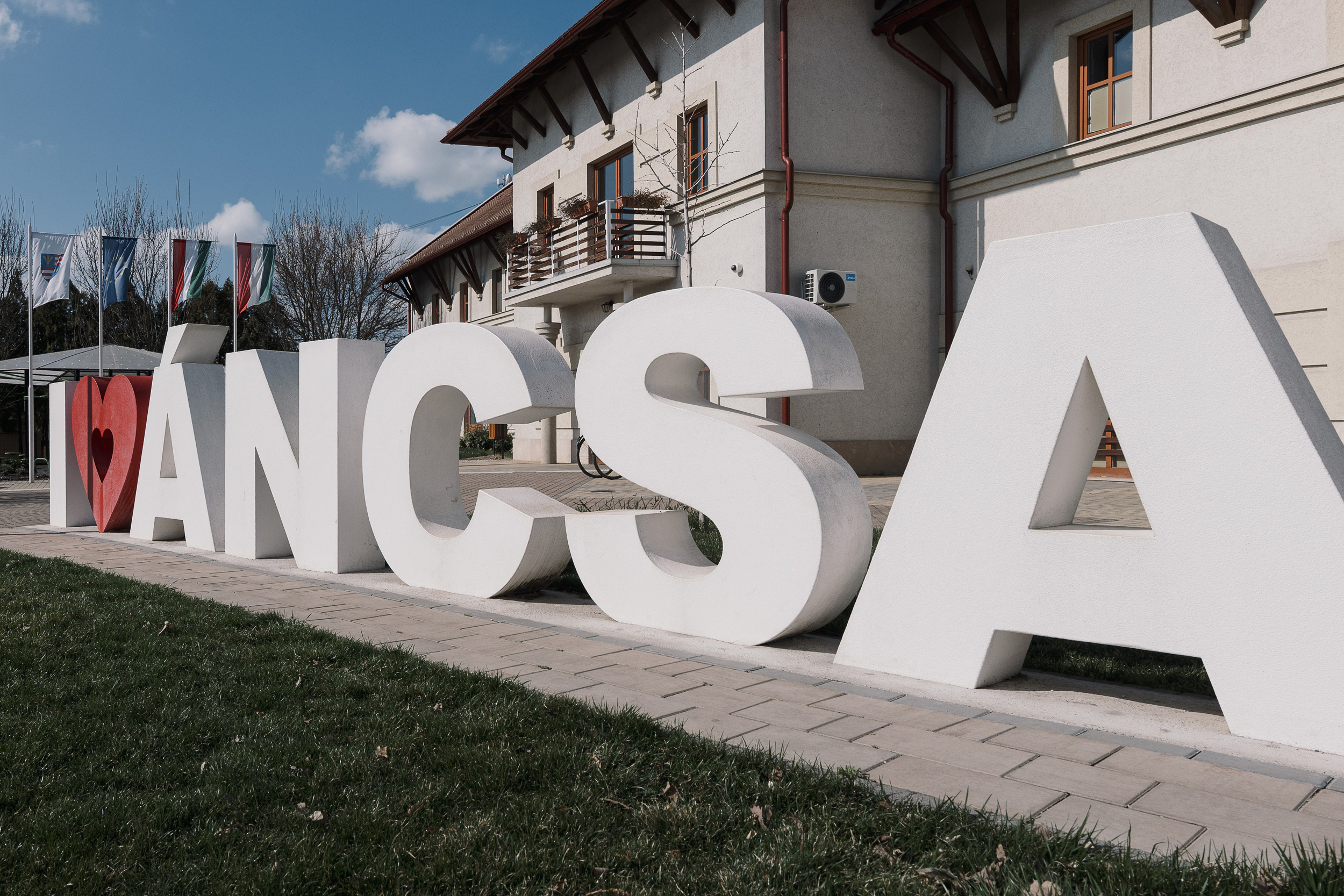 Riport Fejér megye 4-es választókerületében Iváncsán 2026. március 12-én.