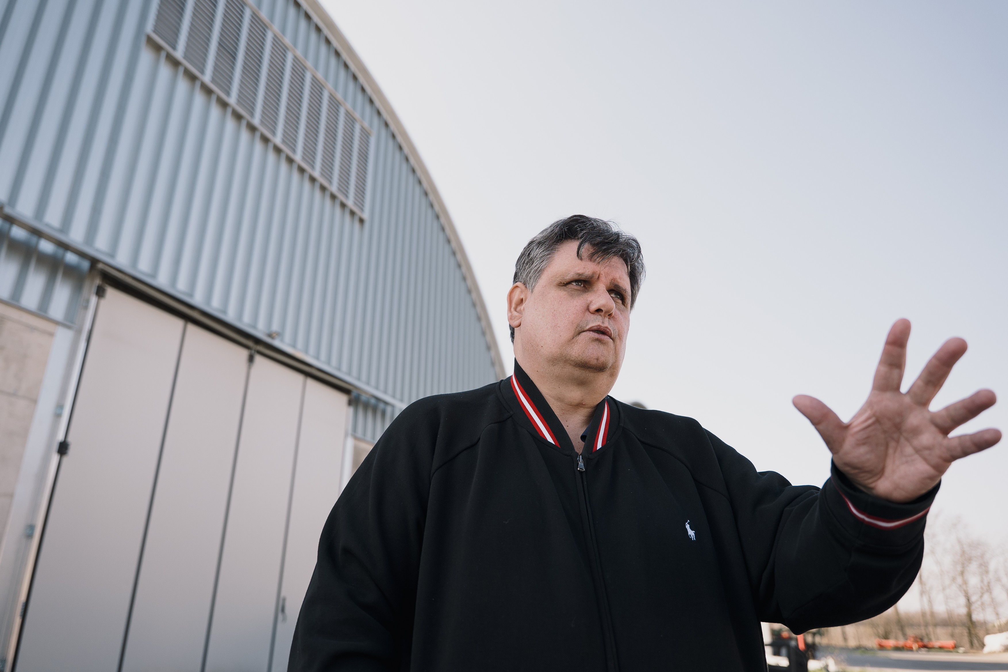 Riport Fejér megye 4-es választókerületében Iváncsán 2026. március 12-én. Baki Endre nyilatkozik.