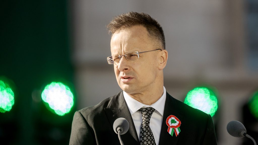 Felhördült a szlovák ellenzék Szijjártó kavarása miatt