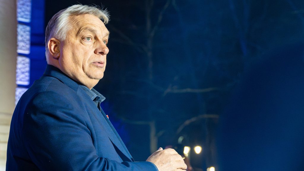 Orbán Viktor: dollármilliárdokat szállítottak Magyarországon keresztül nyugatra az elszegényedett Ukrajnából