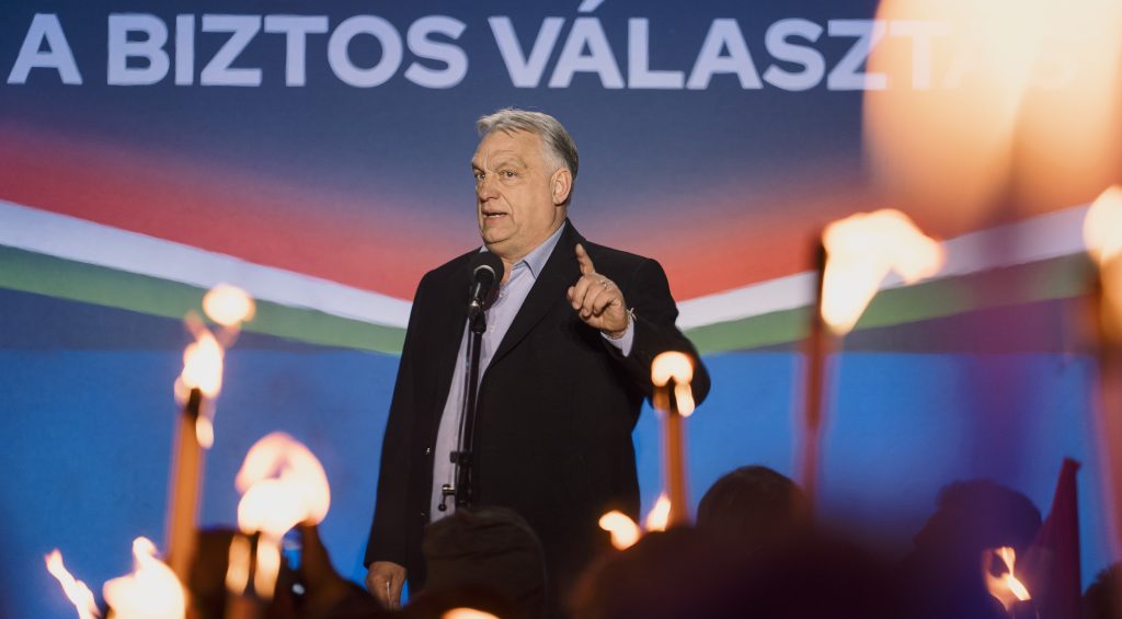 Orbán most háborús propagandával riogat a vakcinainfós levélben