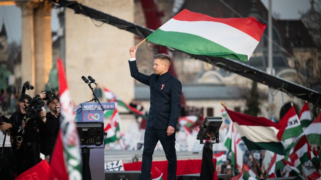 Magyar Péter: Az orosz ügynökök kiparancsolták a főnököt a magtárakból és luxuscsarnokokból