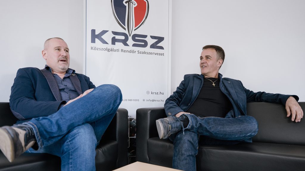 „Ha valaki meg akar élni, kénytelen másodállást vállalni” – interjú a rendőrszakszervezet vezetőivel