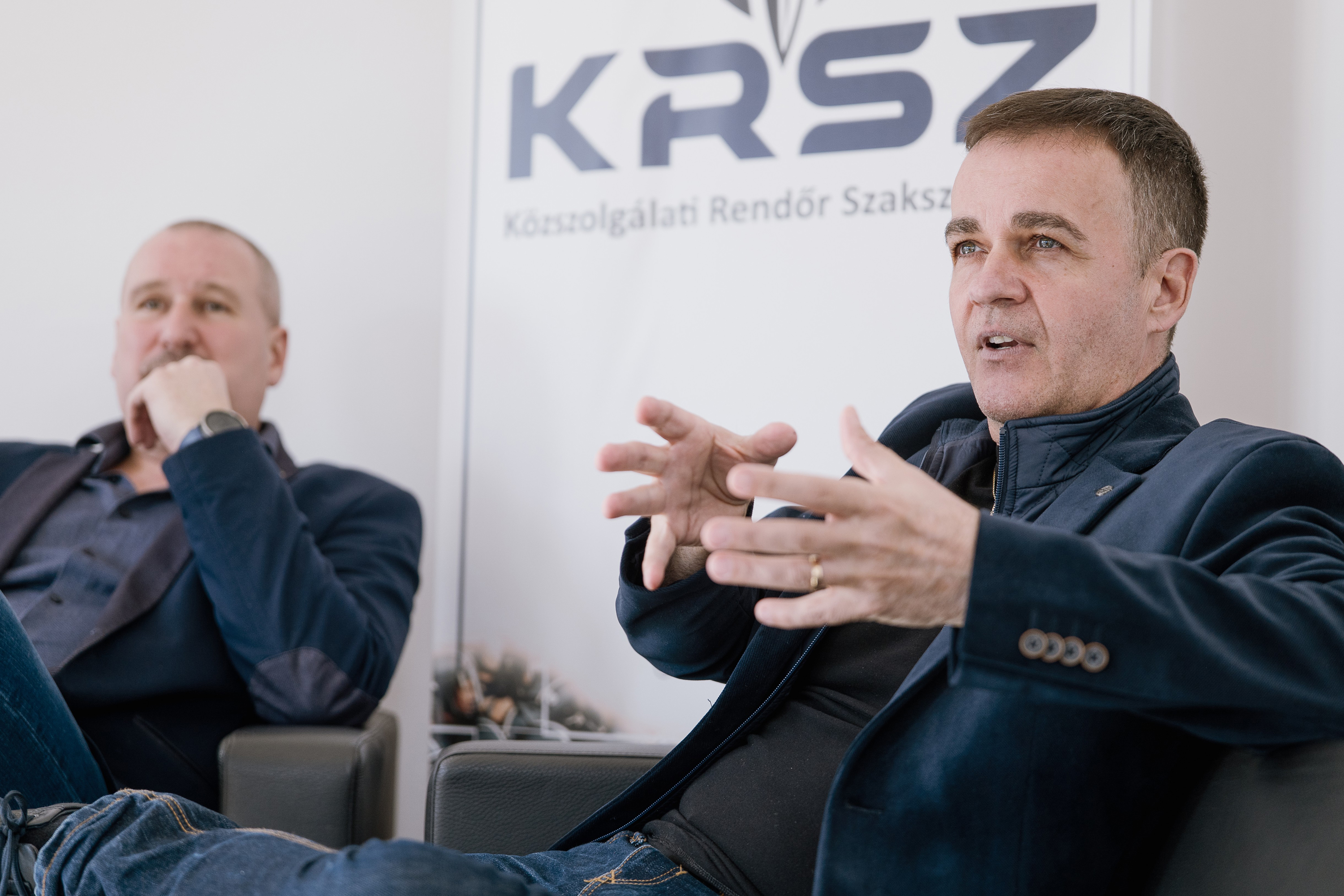 „Ha valaki meg akar élni, kénytelen másodállást vállalni” – interjú a rendőrszakszervezet vezetőivel 2 Tüzes István