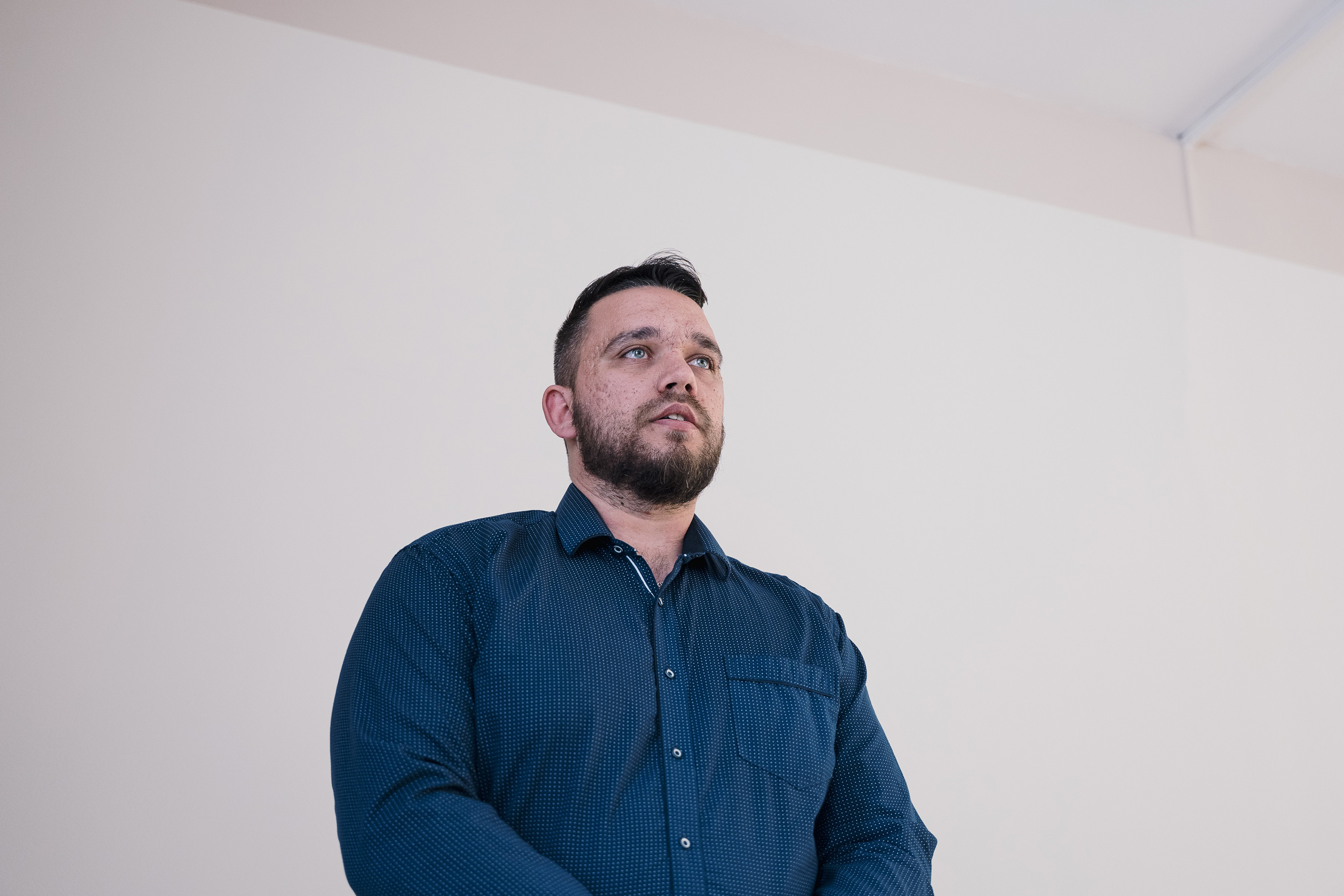 A távol maradó tiszás kapta a legtöbbet a Navracsics–DK–Mi Hazánk-vitán 2 Vitaesemény a Veszprém 3-as választókörzetben Tapolcán 2026. március 25-én.