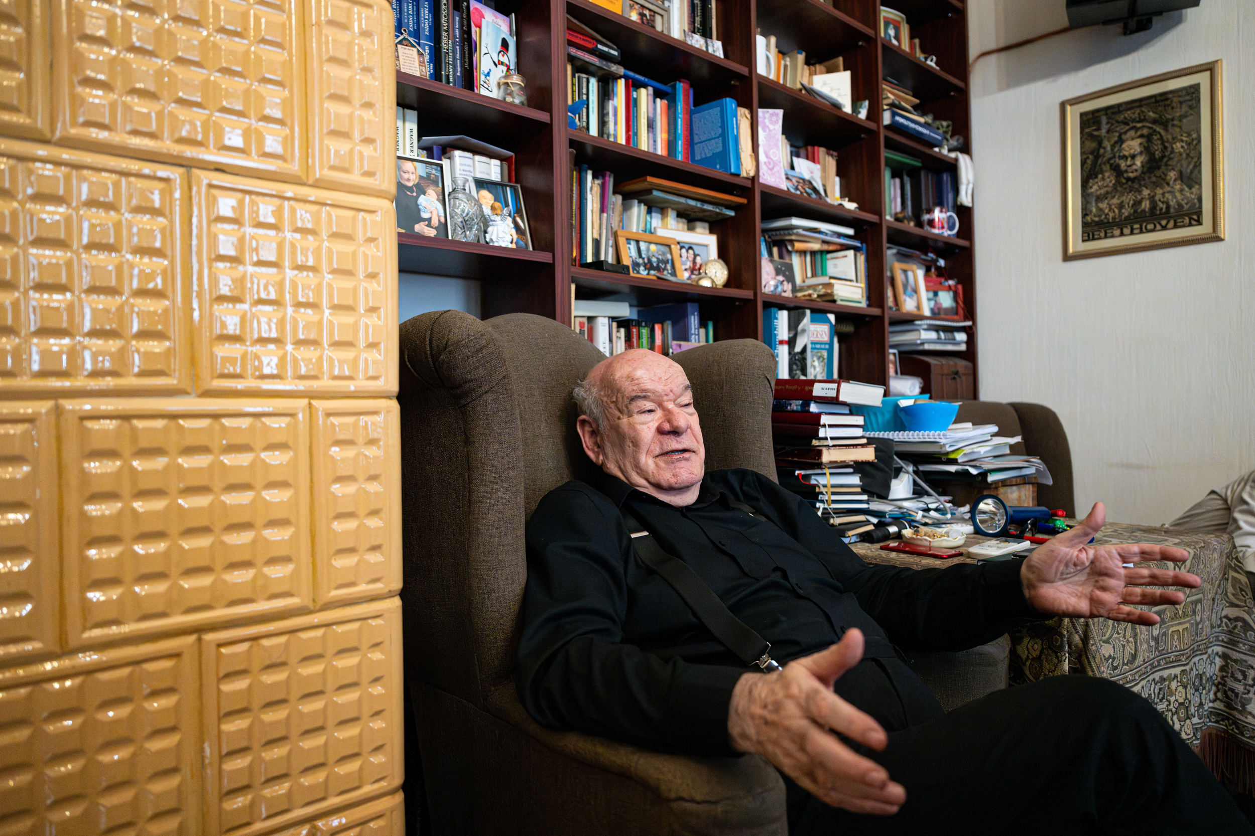 „Reménytelennek látom Magyarország helyzetét” – szegényen szeretne meghalni, saját lakását is elajándékozta Fellegi Ádám 8