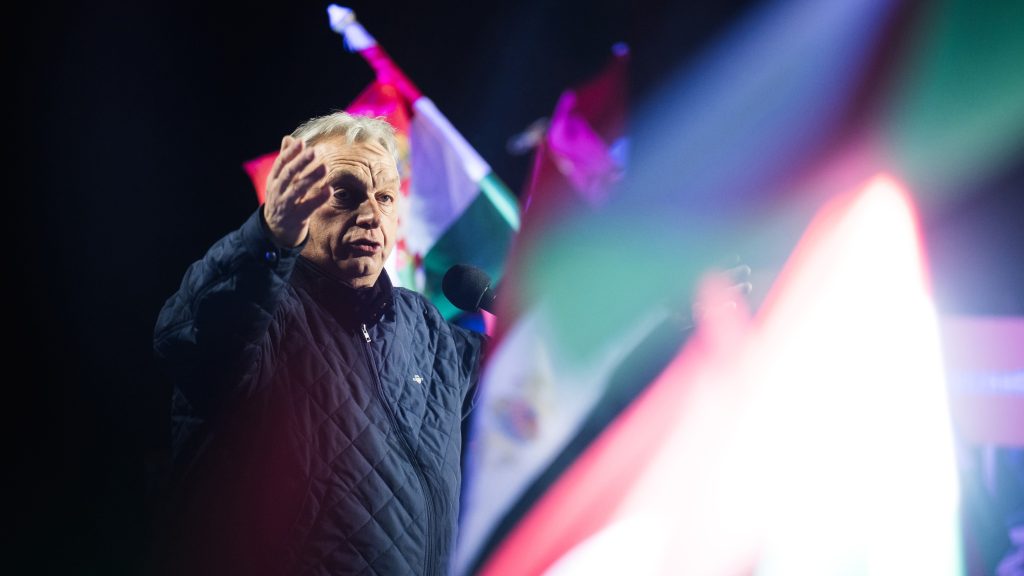 Elemzők: Orbánék agresszivitása egy 19 éves sráccal szemben nem erőt mutat, hanem nevetség tárgya