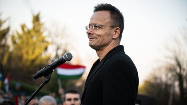 Szijjártó: Zelenszkij akarja megalakítani a következő magyar kormányt