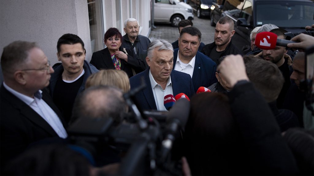 Szakértők: könnyen a visszájára fordulhat a Fidesz ukránokkal való riogatása