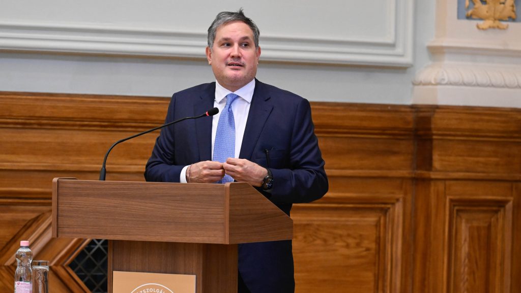 Népszava: május után összedőlhet a költségvetés a választási pénzosztás nyomán