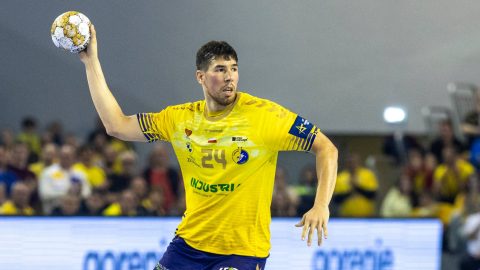 Daniel Dujshebaev Dovichebaeva during the match EHF Champions League Men match between Industria Kielce and Fuchse Berlin in Kielce, Poland on March 27, 2025. (Photo by Andrzej Iwanczuk/NurPhoto)