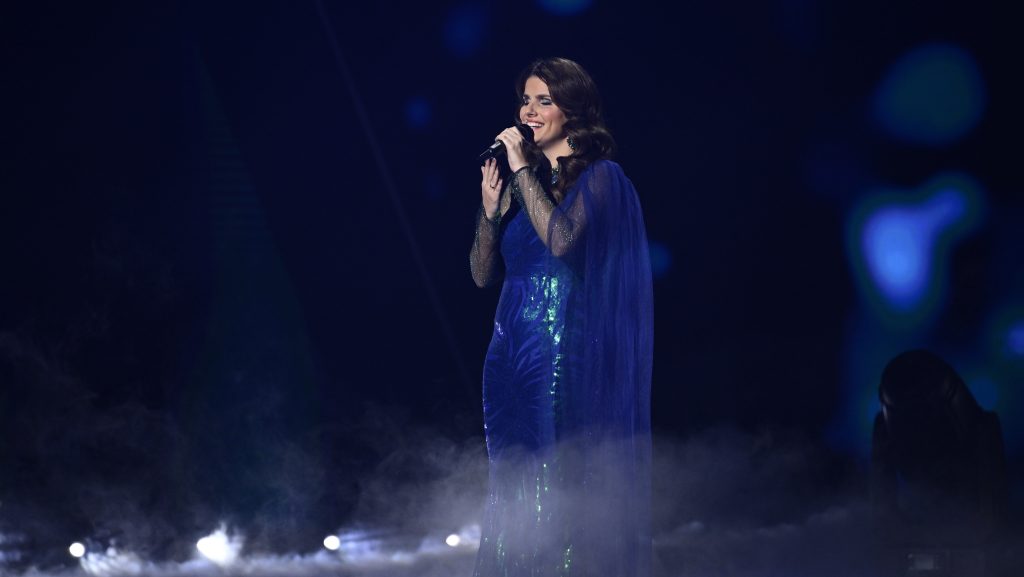 Agárdi Szilvia a férjével és a szüleivel együtt költözne új házba az otthonuk leégése után