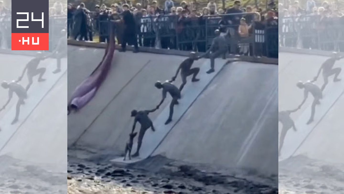 Szobrot kaptak a kazah fiatalok, akik tíz éve kimentettek egy kutyát a helyi víztározóból