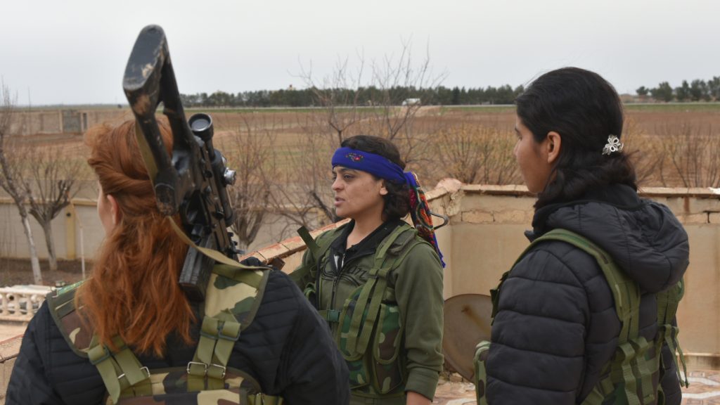 „Nincs értelme az életnek, ha nem lehetek egyenrangú” – vérükkel fizetnek eszméikért a forradalom menyasszonyai