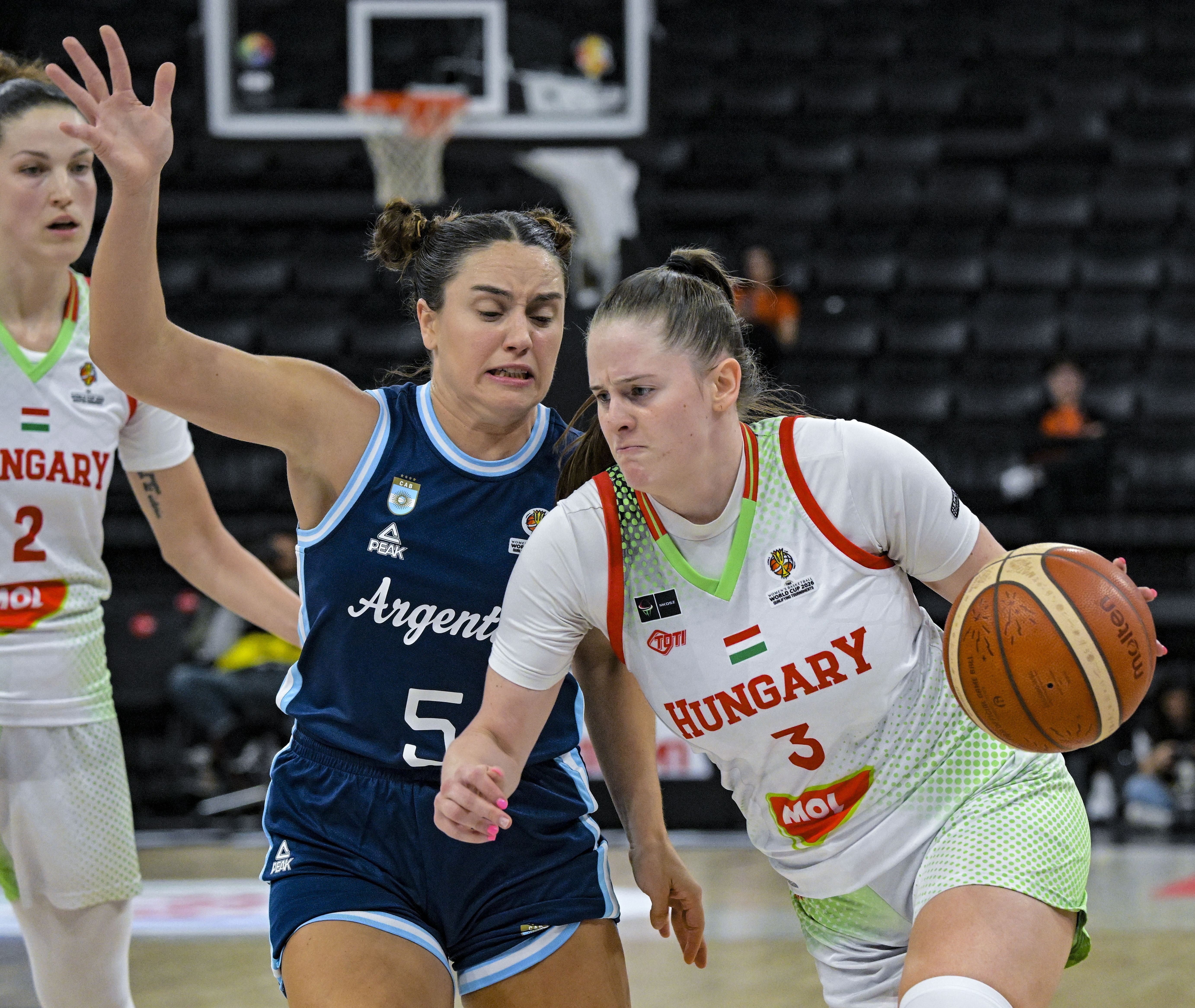 Dombai Réka (j) és az argentin Flor Martinez.