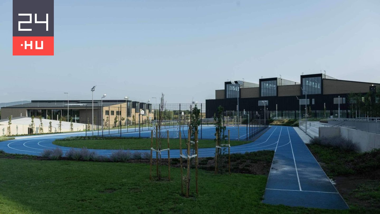 Több pénz kell Szijjártó és Tuzson büszkeségére