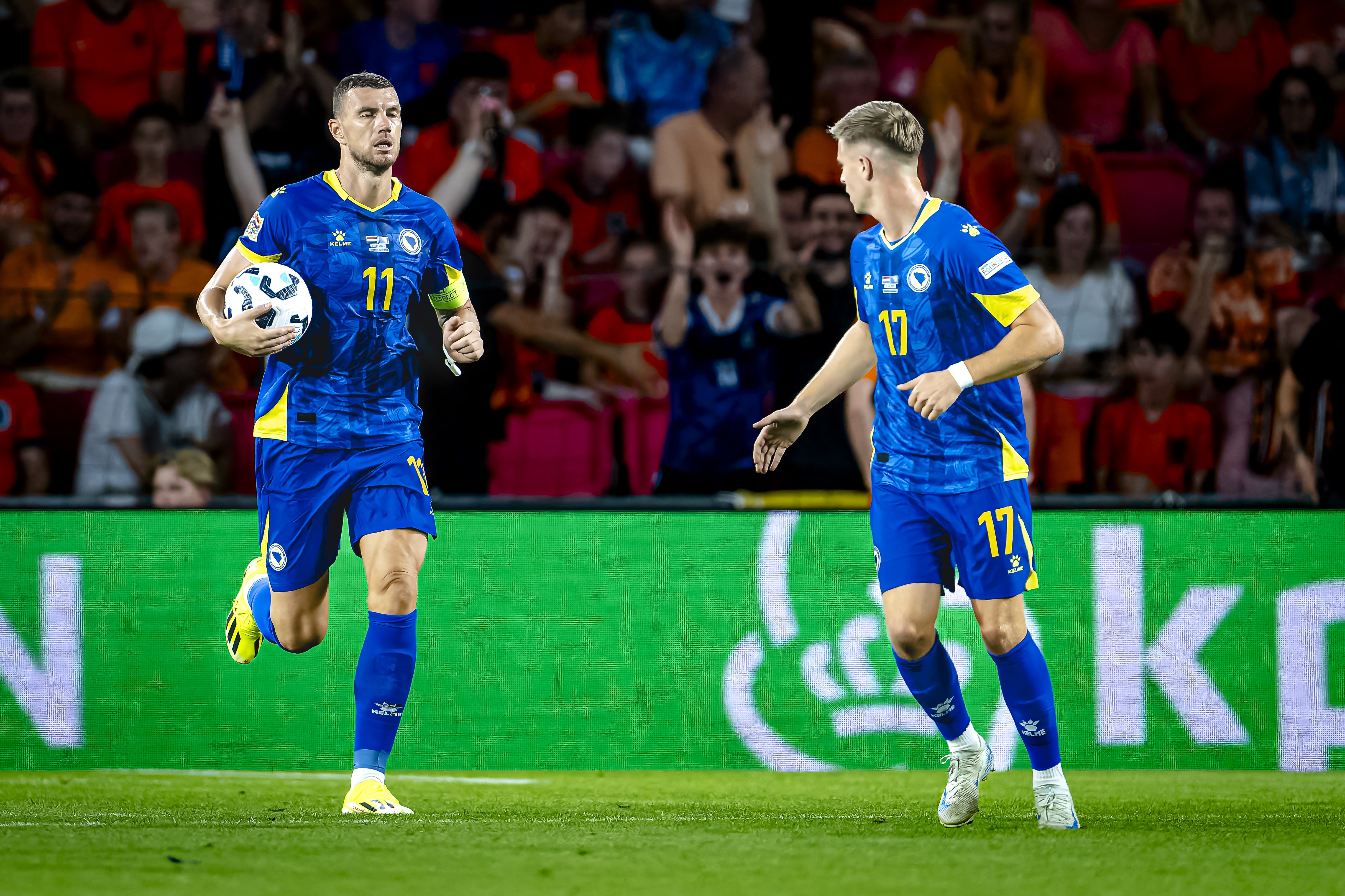 Edin Dzeko Schalke 04 Bundesliga 2