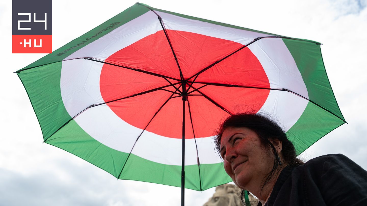 Kelleni fog az esernyő a nemzeti ünnepen?