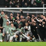 A Ferencváros játékosai ünneplik a Ludogorec elleni továbbjutást az Európa Ligában.