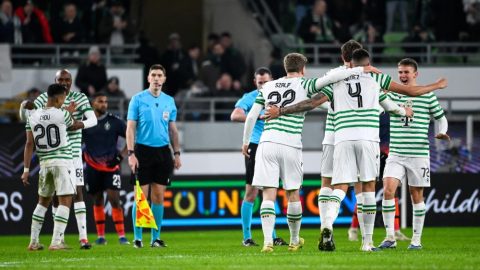 A Ferencváros játékosai ünneplik győzelmüket a labdarúgó Európa-liga nyolcaddöntőjébe jutásért játszott Ferencvárosi TC - PFK Ludogorec Razgrad visszavágó mérkőzés után a Groupama Arénában 2026. február 26-án. A Ferencváros 2-0-ra nyert, és így 3-2-es összesítéssel továbbjutott a nyolcaddöntőbe.