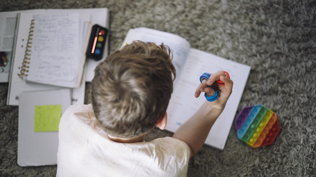 ADHD-s gyereket nevelni hatalmas kihívás, de van segítség