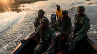 Az Upemba Nemzeti Park fegyveres vadőrei.