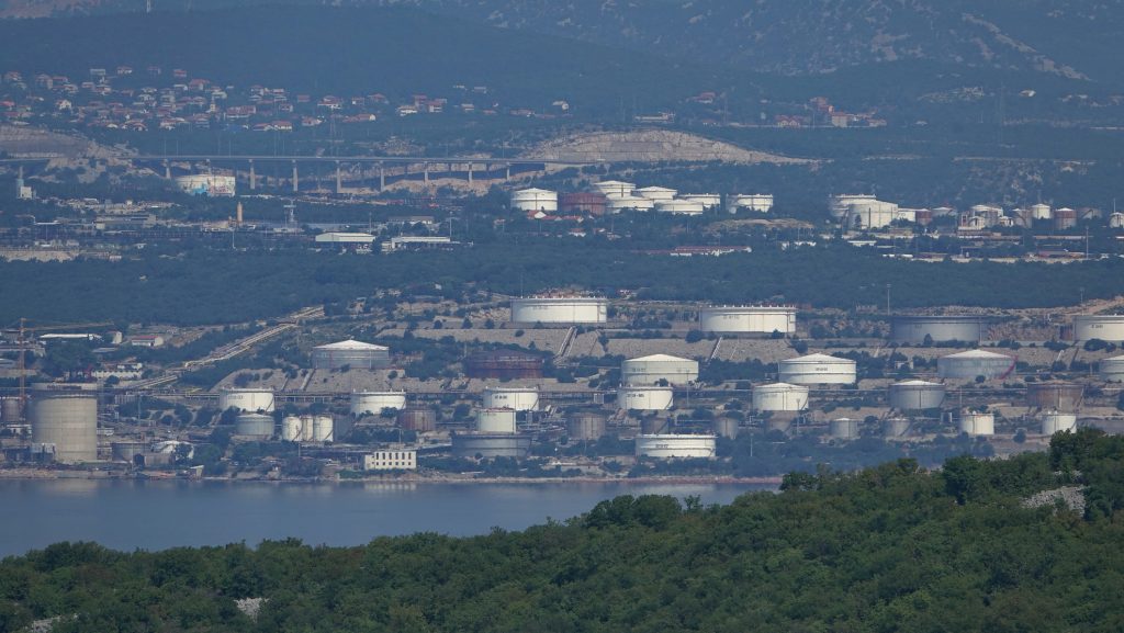 Napunk: a horvátok amerikai tiltás miatt nem engedik be az orosz olajat