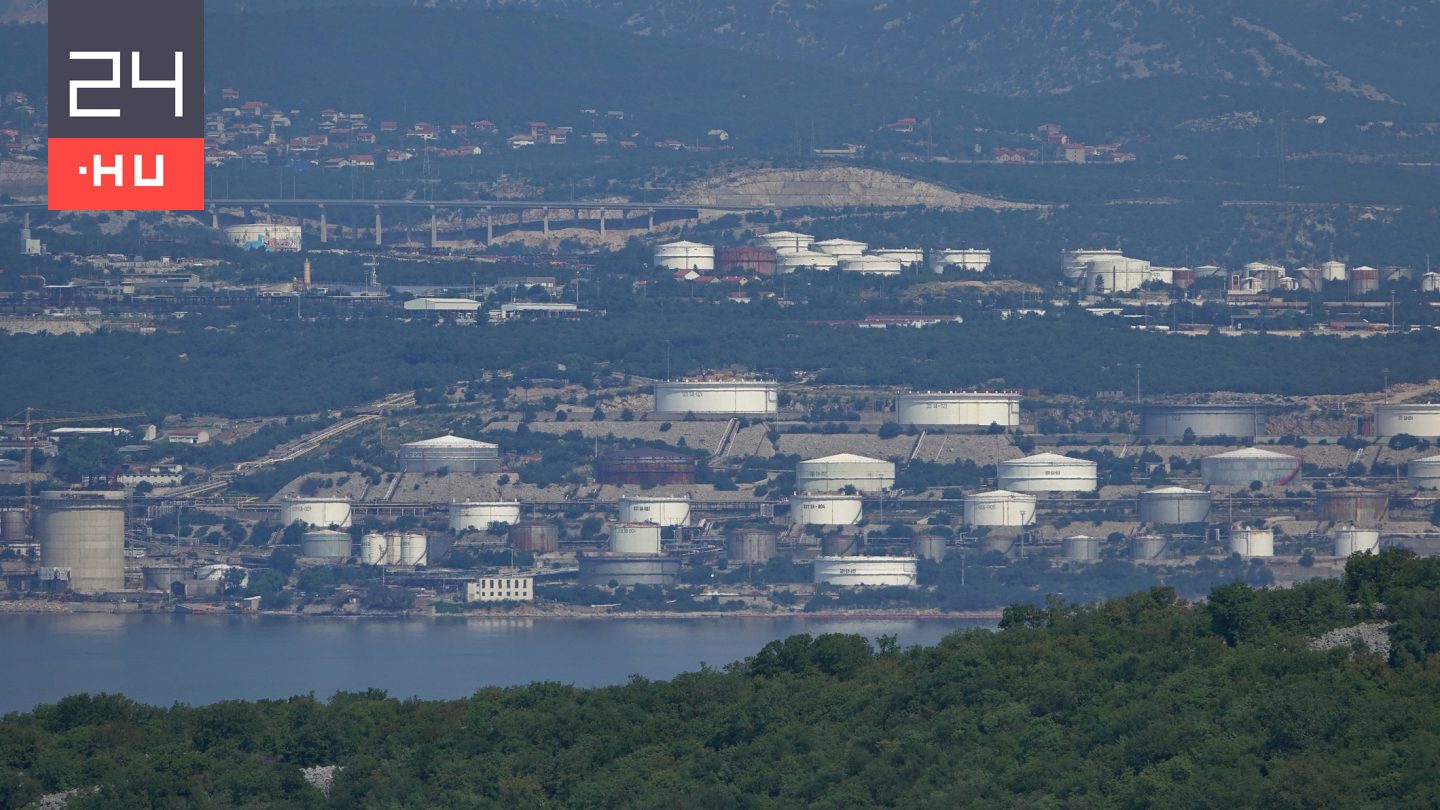 Napunk: a horvátok amerikai tiltás miatt nem engedik be az orosz olajat