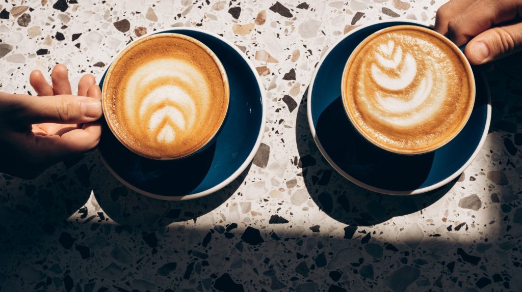 Pénteki friss hírek, forgalom, időjárás – Reggeli pakk