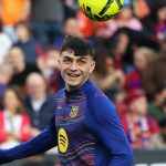 Pedri bemelegítés közben.