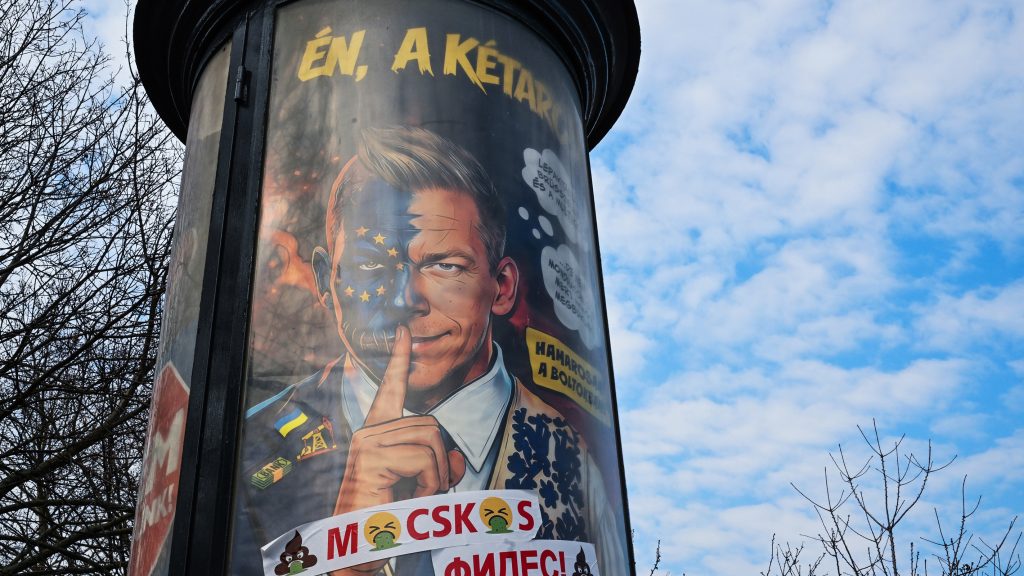 „Ne rázzuk le azzal, hogy ez csak politika” – így beszéljünk a gyerekekkel a kampányban