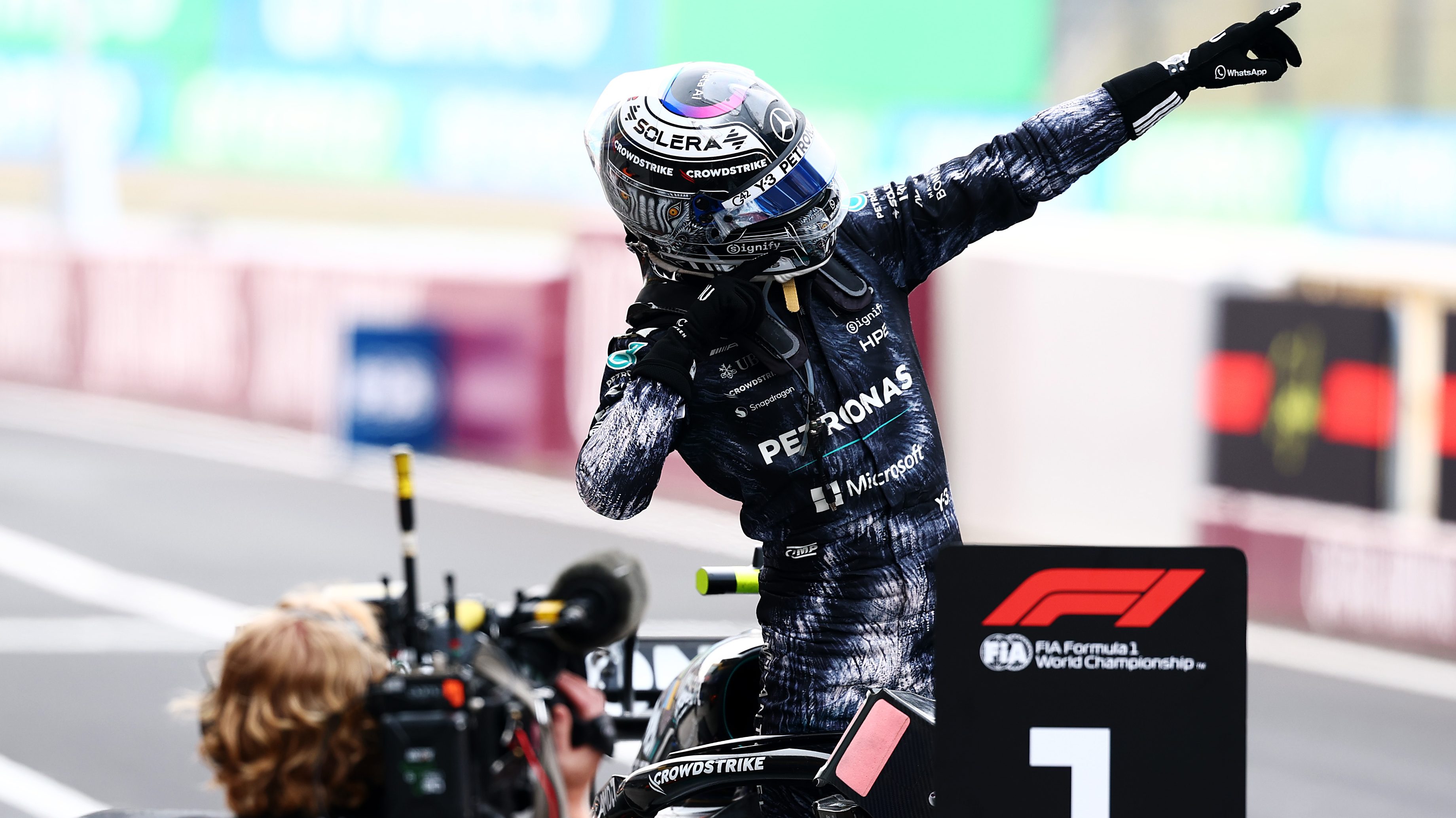 Kimi Antonelli a Japán Nagydíj leintése után.