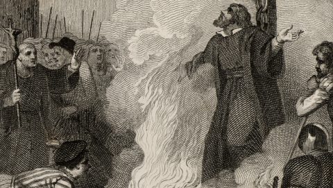 Thomas Cranmer a máglyán.