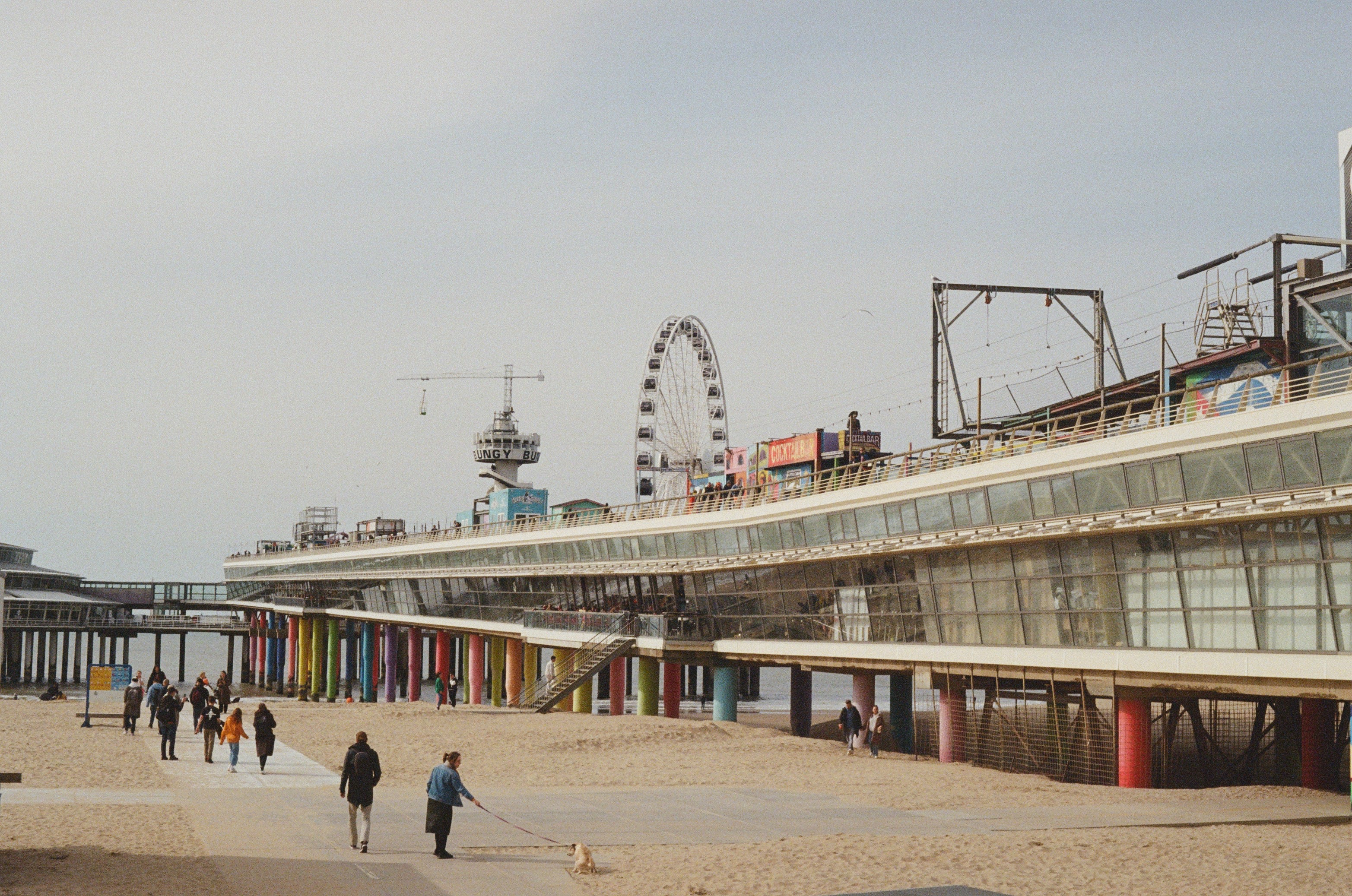 „De én attól még magyar vagyok, bazmeg!” – külföldön élő fiatalokkal beszélgettünk a hazaköltözésük esélyeiről 4 Hága tengerpartja.