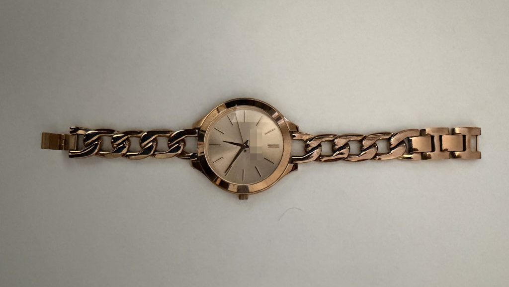 Elkapták a luxusholmikat áruló csalókirálynőt