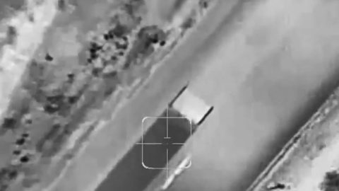 Izraeli légicsapás egy iráni célpont ellen az Izraeli Védelmi Erők által megosztott videóból.