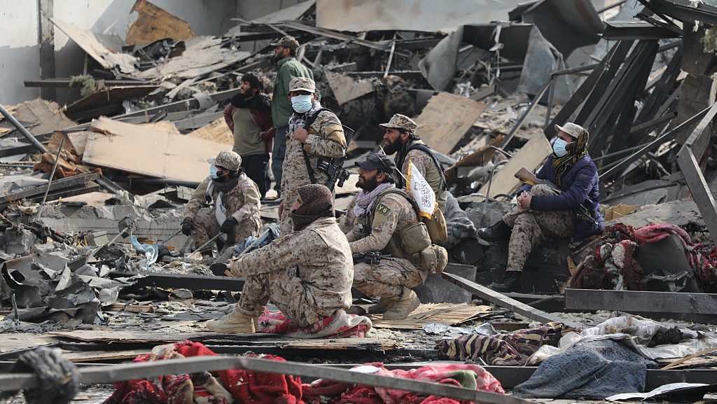 Afganisztán egy kabuli drogrehabilitációs központ lebombázásával vádolja Pakisztánt, melyben 408 civil halt meg