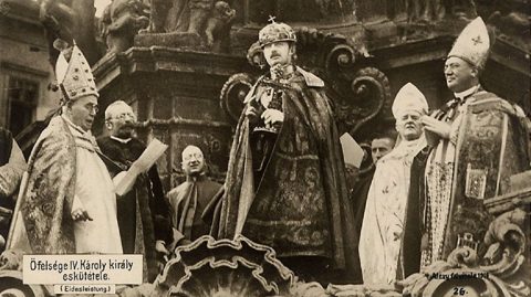 IV. Károly koronázása