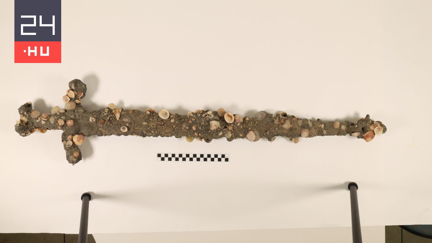 Keresztes lovag kardját találták meg a Földközi-tengerben