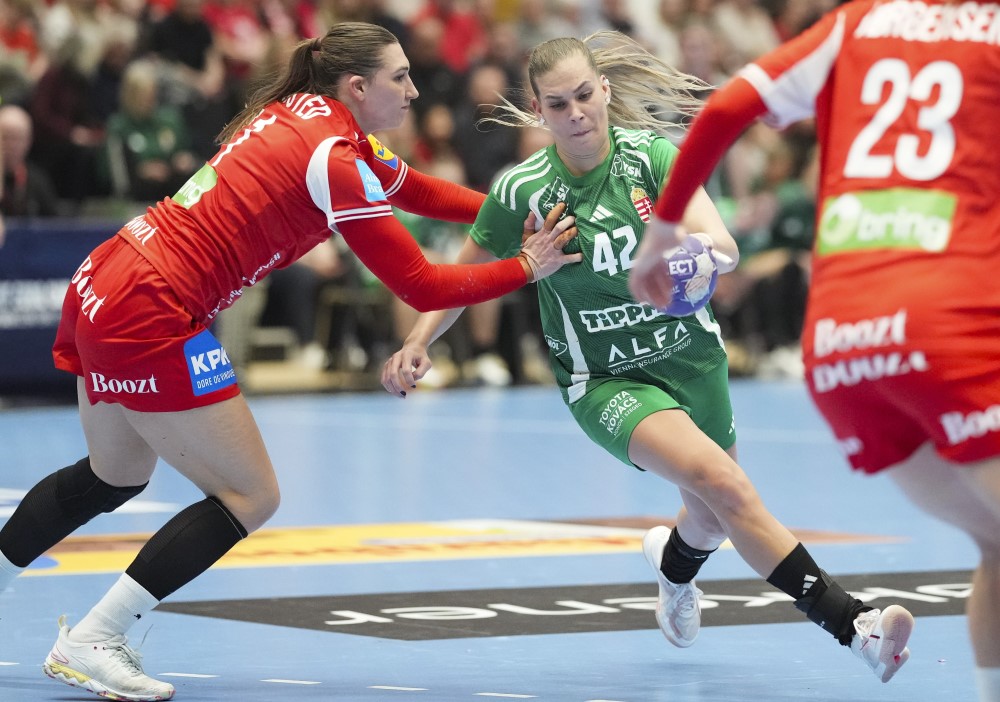 Klujber Katrin (k) a női kézilabda Eurokupa csoportkörében, a B csoport negyedik fordulójában játszott Dánia-Magyarország mérkőzésen Svendborgban 2026. március 8-án.