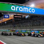 Lando Norris (McLaren), Arvid Lindblad (Racing Bulls), Max Verstappen (Red Bull), Gabriel Bortoleto (Audi) és Oliver Bearman (Haas) a szezon előtti teszten.