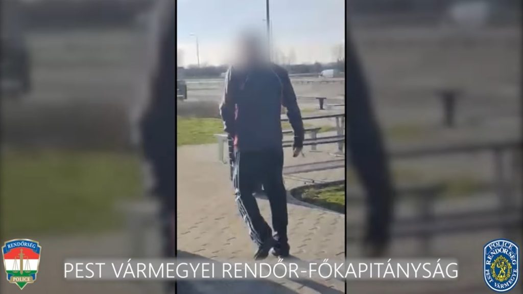 „Az M4-en a női WC-ben kamerákat szerelgetett fel egy csávó” – apa és lánya buktatta le a kukkolót