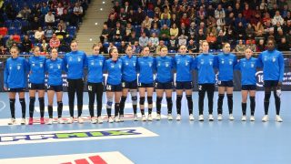 A Mosonmagyaróvár játékosai a női kézilabda Európa-liga A csoportjának első fordulójában játszott Motherson Mosonmagyaróvári KC - Thüringer HC mérkőzés előtt a mosonmagyaróvári UFM Arénában 2026. január 11-én.