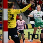 Debrecen, 2025. október 25. Jessica Ryde (b), a Debrecen kapusa és Nathalie Hagman, a Győr játékosa a női kézilabda Bajnokok Ligája A csoportjának 5. fordulójában játszott DVSC Schaeffler - Győri Audi ETO KC mérkőzésen a debreceni Hódos Imre rendezvénycsarnokban 2025. október 25-én. MTI/Czeglédi Zsolt