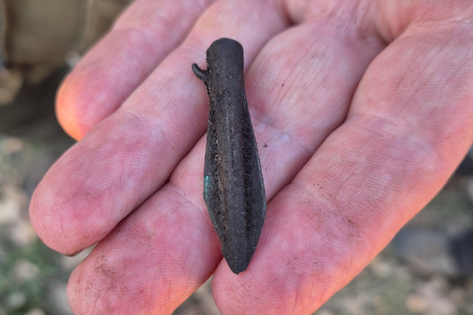 Kora vaskori nyílhegy.