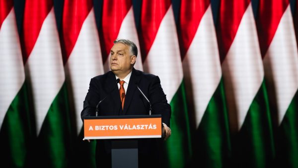 Zelenszkij „halálos fenyegetésével” reagált a kormánykommunikáció az Orbán elleni merényletről író Washington Post cikkére