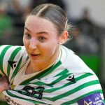 Simon Petra, a Ferencváros (j) és Dione Housheer, a Győr játékosa a női kézilabda K&H Liga 18. fordulójában játszott FTC-Rail Cargo Hungaria - Győri Audi ETO KC mérkőzésen az Elek Gyula Arénában 2026. március 18-án.