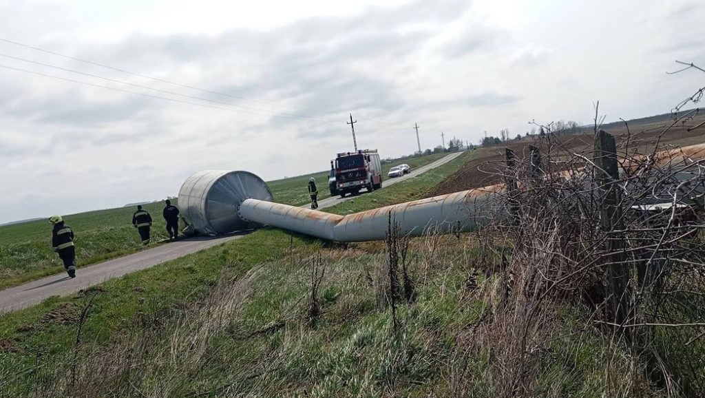 Szél döntött ki egy víztornyot Somogyban