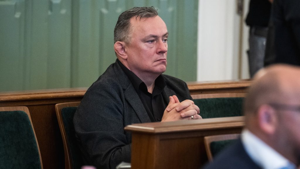 Törvényt sértett a győri fideszes képviselőjelöltet, mert gyerekek jelenlétében kampányolt