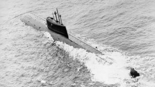 Sugároz az elsüllyedt tengeralattjáró.